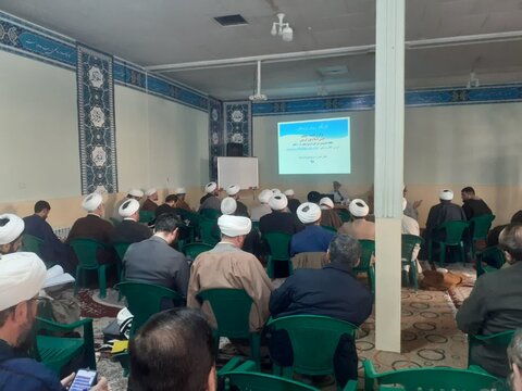 برگزاری دوره کارگاه پژوهش ویژه اساتید مدارس علمیه لرستان