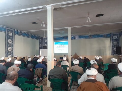 برگزاری دوره کارگاه پژوهش ویژه اساتید مدارس علمیه لرستان