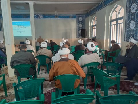 برگزاری دوره کارگاه پژوهش ویژه اساتید مدارس علمیه لرستان