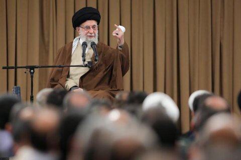 دفاعی صنعت کے سائنسدانوں، ماہرین اور عہدیداران کی رہبر انقلاب سے ملاقات