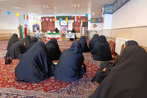 کرسی علمی " آشنایی با دین مسیحیت و تحریفات آن و علل جذب جوانان به این دین" در خلخال برگزار شد