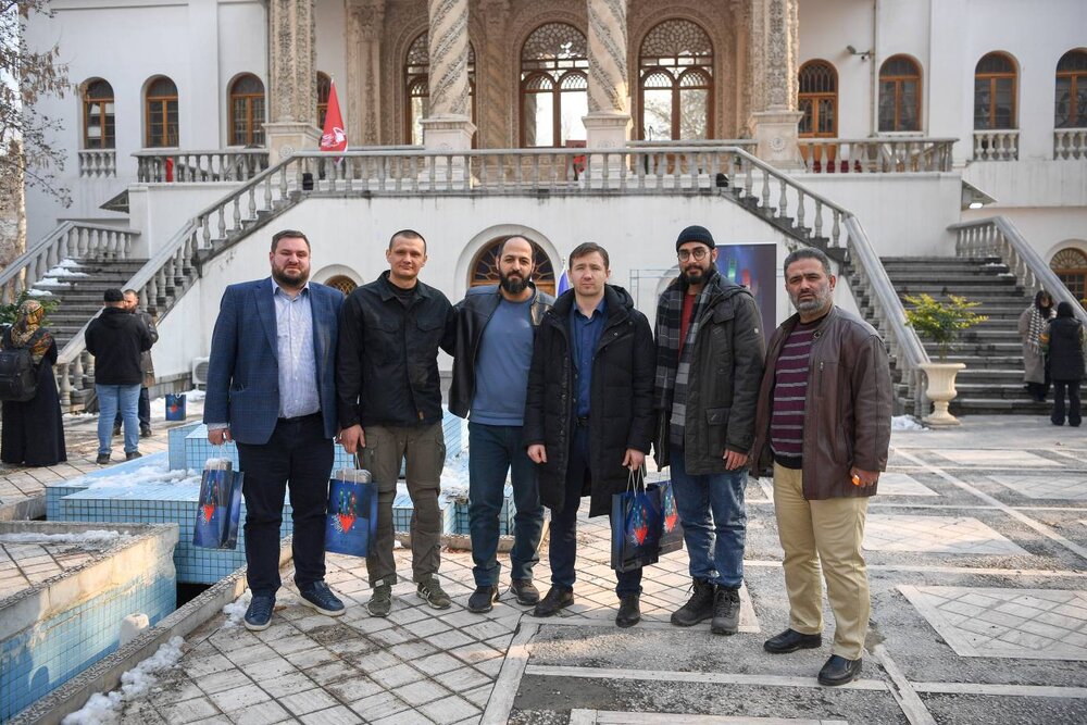 نشست مشترک جمعی از فعالان رسانه‌ای کشورهای روسیه، اوکراین، ترکیه و ارمنستان با دکتر جلال غفاری، دبیر هجدهمین جشنواره بین‌المللی فیلم مقاومت در موزه ملی سینمای ایران برگزار شد