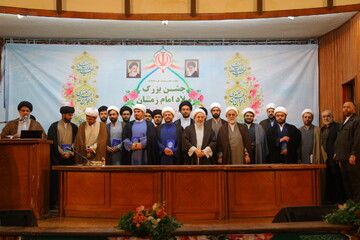 تصاویر/ جشن میلاد امام زمان (عج) همراه با آیین عمامه گذاری طلاب