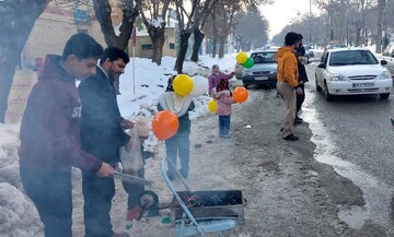 تصاویر/ایستگاه صلواتی مدرسه سفیران هدایت بیجار به مناسبت نیمه شعبان