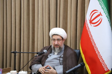 حوزه‌های علمیه در مسیر پیشرفت و تکامل هستند