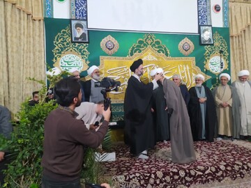 برگزاری جشن میلاد امام زمان(عج) و آیین عمامه‌گذاری طلاب در آران و بیدگل