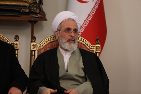 تصاویر/ استقبال از آیت الله اعرافی با حضور امام جمعه و استاندار تبریز