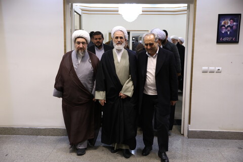 تصاویر/ استقبال از آیت الله اعرافی با حضور امام جمعه و استاندار تبریز