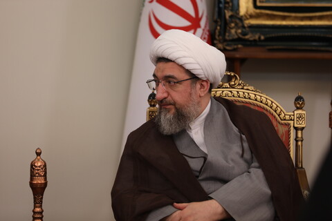تصاویر/ استقبال از آیت الله اعرافی با حضور امام جمعه و استاندار تبریز