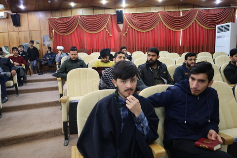 نشست پیش همایش بین المللی منجی و نجات بخش در ادیان توحیدی در زاهدان