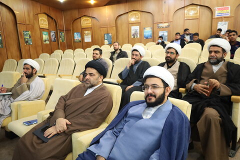 نشست پیش همایش بین المللی منجی و نجات بخش در ادیان توحیدی در زاهدان