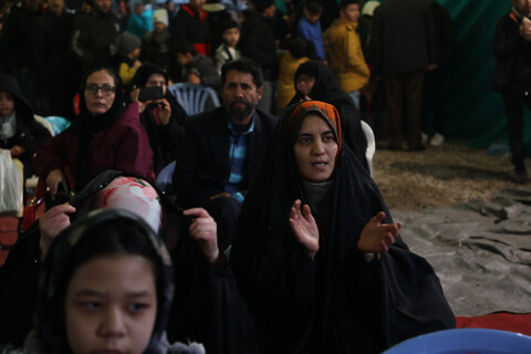 تصاویر / جشنواره سرود انتظار با اجرای گروه های سرود و تواشیح در میدان آل یاسین قم