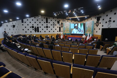 تصاویر / گردهمایی پیروان ادیان توحیدی(مسلمانان، زرتشتیان، ارامنه و کلیمیان) در اصفهان