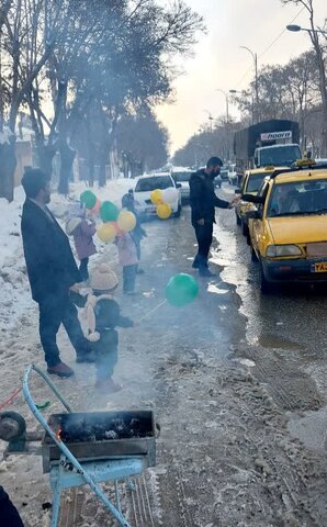 تصاویر/ایستگاه صلواتی مدرسه سفیران هدایت بیجار به مناسبت نیمه شعبان