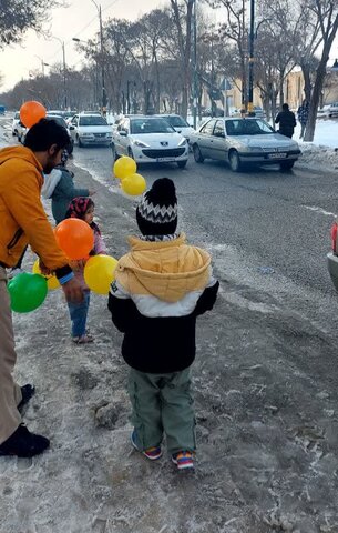 تصاویر/ایستگاه صلواتی مدرسه سفیران هدایت بیجار به مناسبت نیمه شعبان