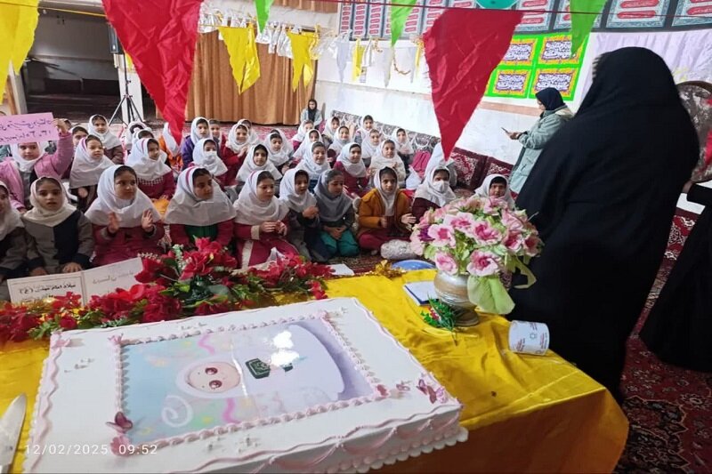 امام زمان(عج) مانند یک پدر مهربان، همیشه مراقب و حامی ماست