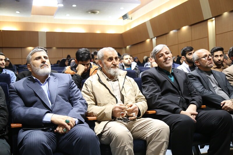 فرهنگ شهادت ایرانیان را با زبان هنر در تمام جهان طنینانداز کنیم