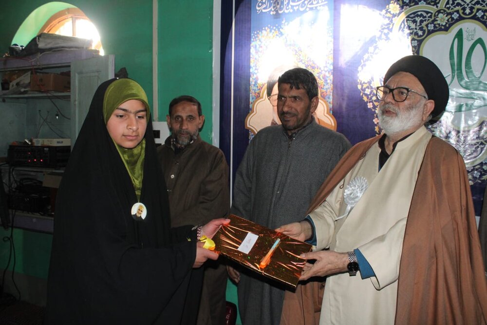 جشن میلاد امام زمان (عج) در نوگام کشمیر؛ راهپیمایی باشکوه با حضور عاشقان ولایت