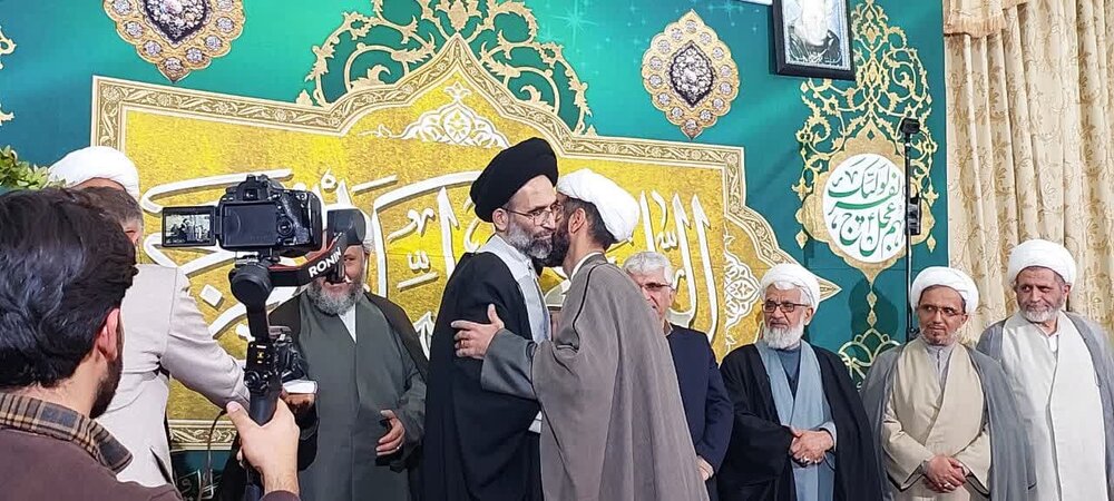 برگزاری جشن میلاد امام زمان(عج) و آیین عمامه‌گذاری طلاب در آران و بیدگل