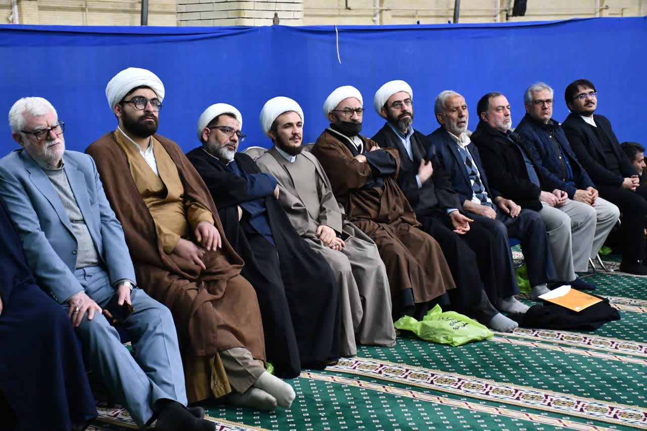 طلبههای خویی لباس خدمت پوشیدند/ عمامهگذاری در سالروز ولادت منجی عالم + تصاویر