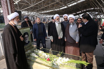 تصاویر/ حضور آیت الله اعرافی در گلزار شهدای تبریز و و مزار شهید آل هاشم
