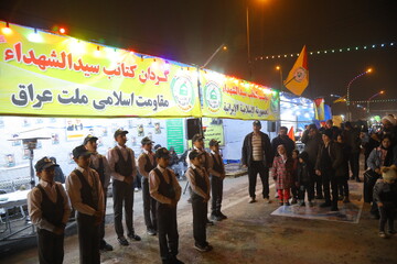 تصاویر / خدمت رسانی موکب گردان کتائب سیدالشهداء عراق به زائران مسجد مقدس جمکران