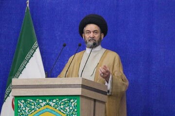هرگاه ملت تهدید شود جز به منافع ملی و مصالح کلان کشور فکر نمی‌کند