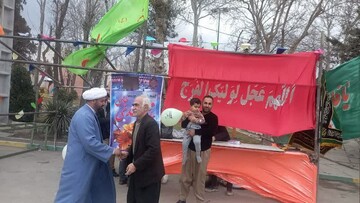 تصاویر/ برپایی ایستگاه صلواتی به مناسبت نیمه شعبان و ولادت حضرت مهدی (عج) در کامیاران