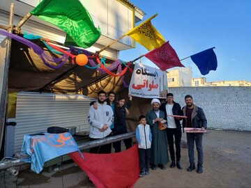 تصاویر/برگزاری ایستگاه صلواتی به مناسبت ولادت حضرت مهدی (عج) توسط مدرسه علمیه امام صادق (ع) قروه