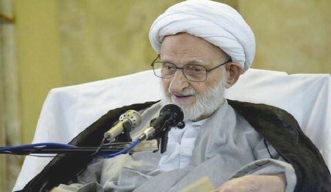 خاطرات علما | در مجالس روضۀ اباعبدالله (ع) پای سماور می‌نشست و چای می‌داد