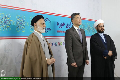 Photos/ Visite de l'ambassadeur du Japon en Iran de l'agence de presse Hawzah