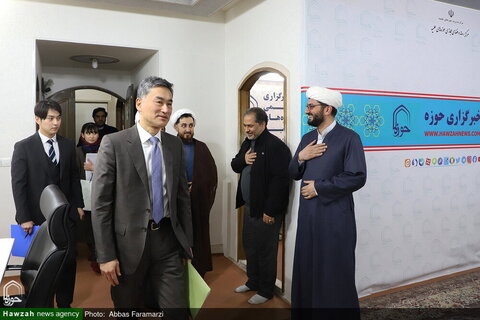 Photos/ Visite de l'ambassadeur du Japon en Iran de l'agence de presse Hawzah