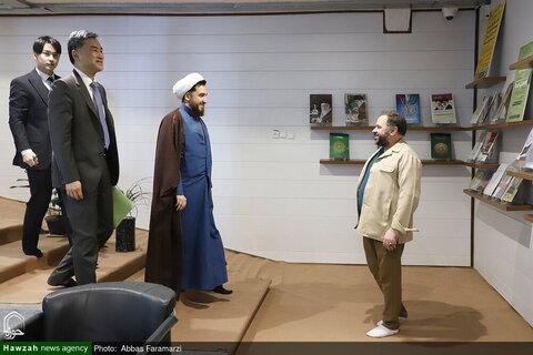 Photos/ Visite de l'ambassadeur du Japon en Iran de l'agence de presse Hawzah