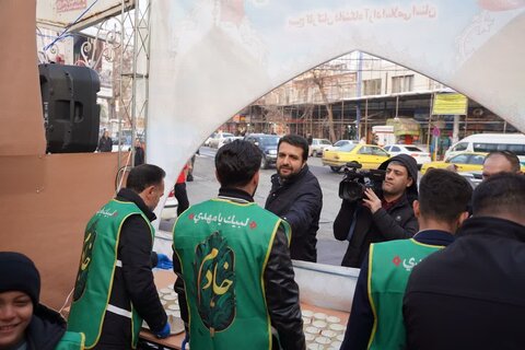 تصاویر/  حال و هوای شهر ارومیه در شب و روز میلاد امام زمان (عج)