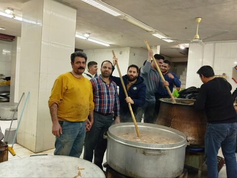 تصاویر/ گوشه ای از مراسم یزدی ها در نیمه شعبان و دعا برای فرج