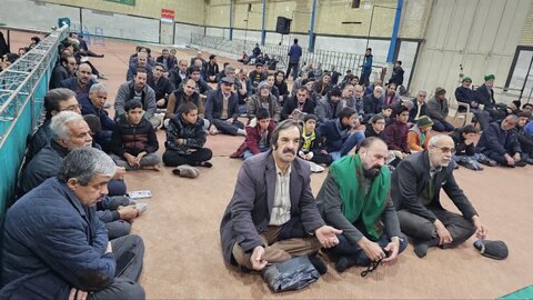 تصاویر/ گوشه ای از مراسم یزدی ها در نیمه شعبان و دعا برای فرج