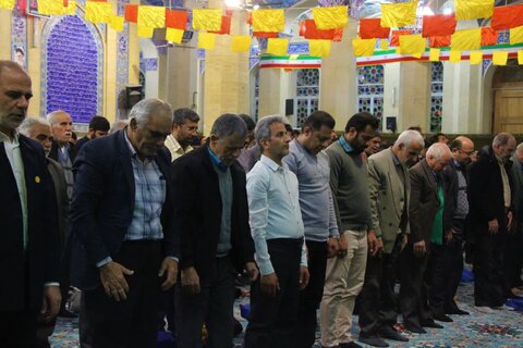 تصاویر/ گوشه ای از مراسم یزدی ها در نیمه شعبان و دعا برای فرج