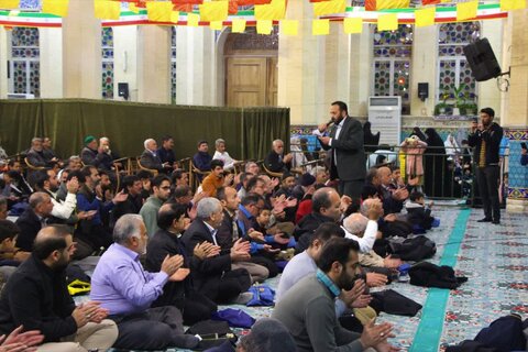 تصاویر/ گوشه ای از مراسم یزدی ها در نیمه شعبان و دعا برای فرج