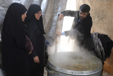تصاویر/ خدمات رسانی موکب مرکز مدیریت حوزه های علمیه در میلاد امام زمان (عج)