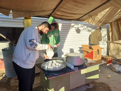 تصاویر/برگزاری ایستگاه صلواتی به مناسبت ولادت حضرت مهدی (عج) توسط مدرسه علمیه امام صادق (ع) قروه