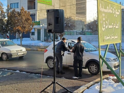 تصاویر/برگزاری ایستگاه صلواتی به مناسبت ولادت حضرت مهدی (عج) توسط مدرسه علمیه امام صادق (ع) قروه