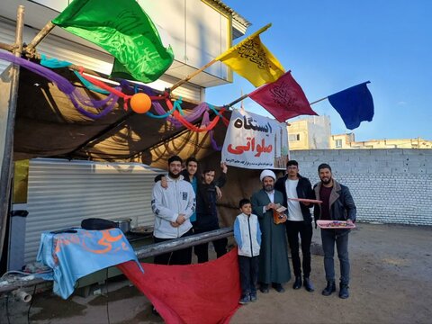 تصاویر/برگزاری ایستگاه صلواتی به مناسبت ولادت حضرت مهدی (عج) توسط مدرسه علمیه امام صادق (ع) قروه