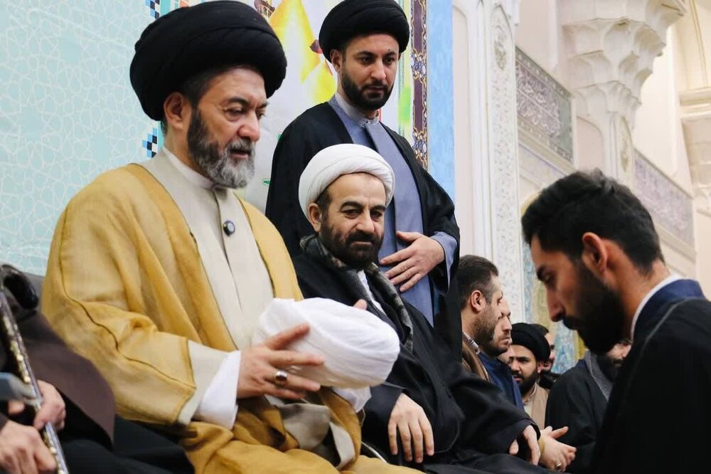 مراسم عمامه گذاری جمعی از طلاب حوزه های علمیه استان اردبیل