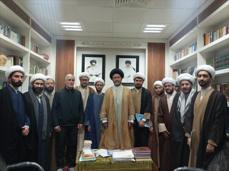 مراسم عمامه گذاری جمعی از طلاب حوزه های علمیه استان اردبیل