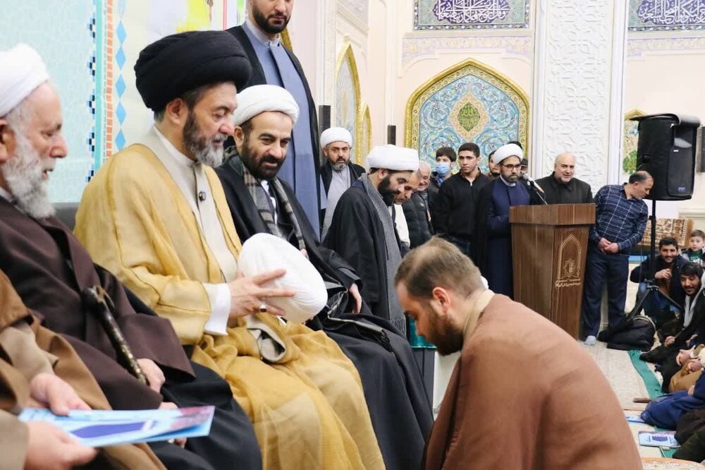 مراسم عمامه گذاری جمعی از طلاب حوزه های علمیه استان اردبیل