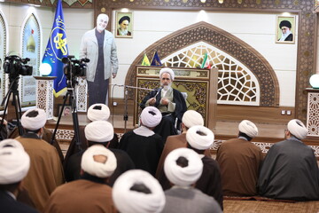 تصاویر/ سخنرانی آیت الله اعرافی در جمع روحانیون، اساتید و مبلغین بناب