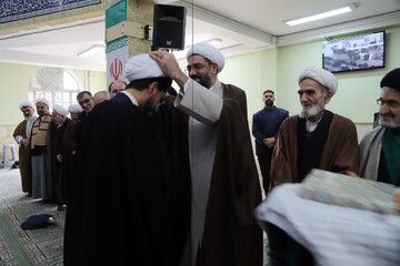 فیلم | برگزاری مراسم عمامه گذاری جمعی از طلاب همدانی