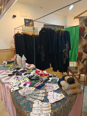 تصاویر/برگزاری جشن نیمه شعبان همراه با نمایشگاه پوشاک در آشتیان