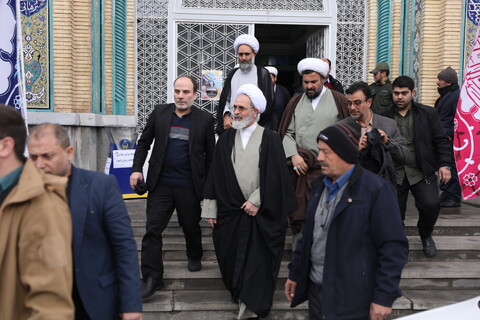 تصاویر/ شرکت آیت الله اعرافی در نماز جمعه بناب