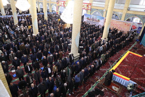 تصاویر/ شرکت آیت الله اعرافی در نماز جمعه بناب